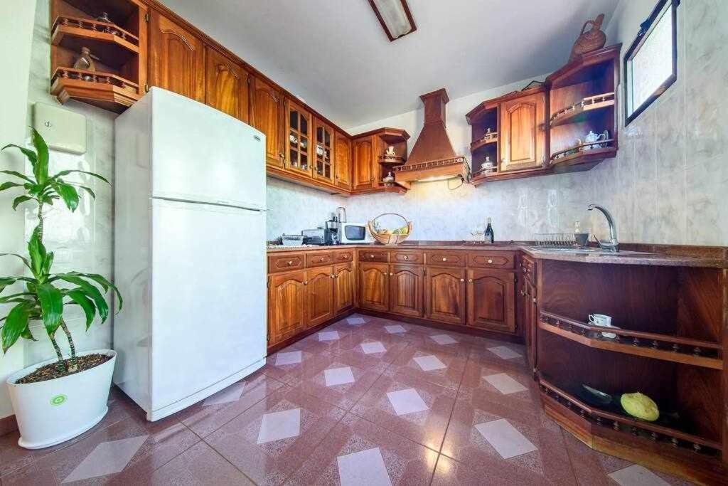 Lombo Cesteiro Guesthouse Tabua  Екстериор снимка